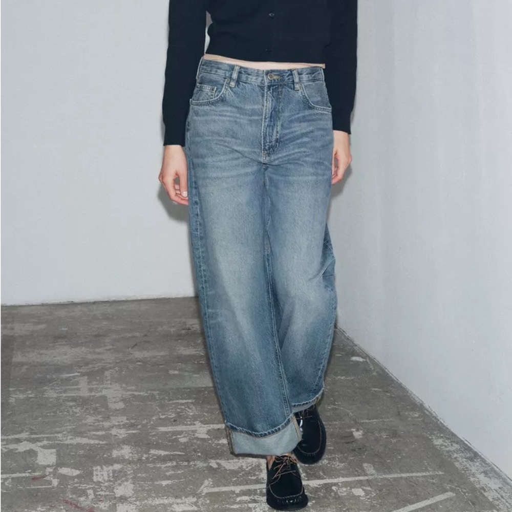 Zara Loose fit Straight Leg Jeans